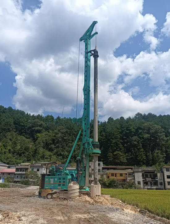 逆势而上，好博在线官网,好博（中国）
大型旋挖钻机凭实力破局基建寒冬